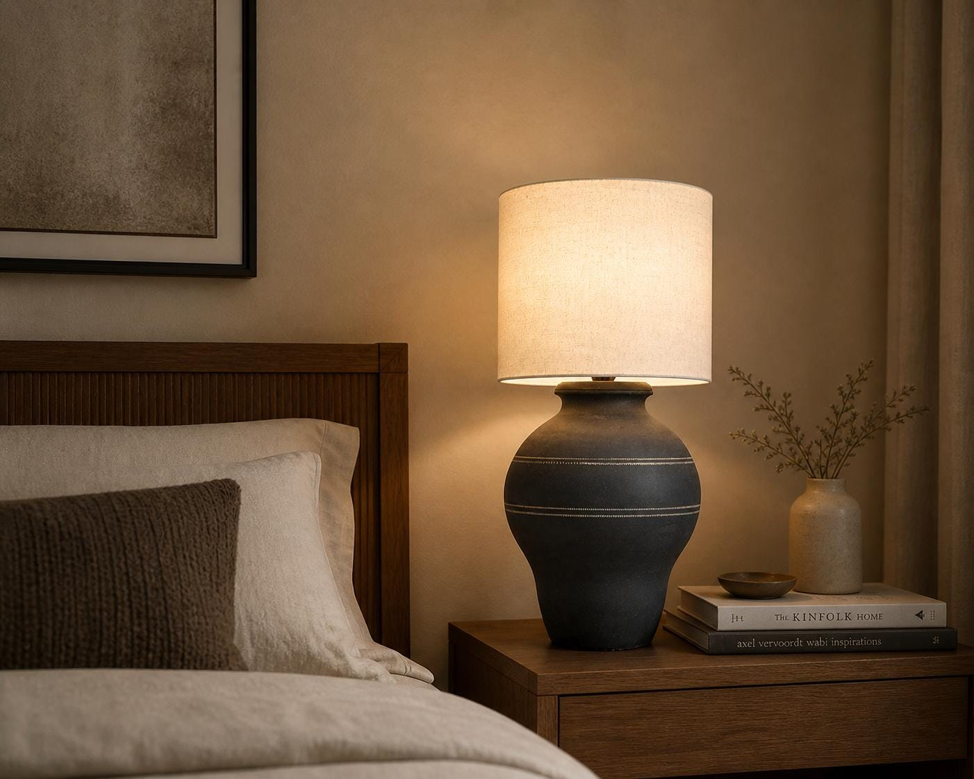 Retro tall vase bedside lamp